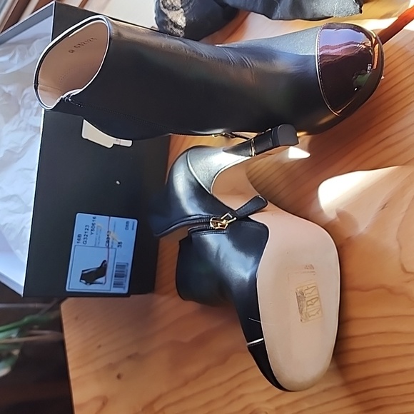 Chanel short booties - Picture 1 of 10